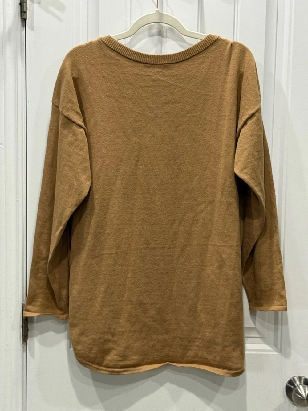 Michael Kors Women’s Size Medium Lightweight Camel Button Shoulder Sweater EUC